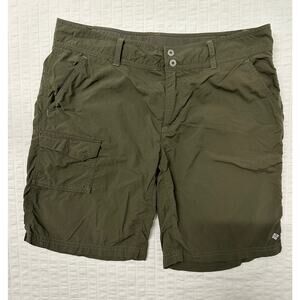 Columbia Women's Forest Green Cargo Shorts